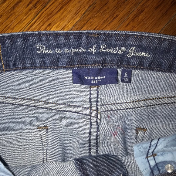 Levi’s mid rise boot cut jeans 553 - Picture 6 of 7